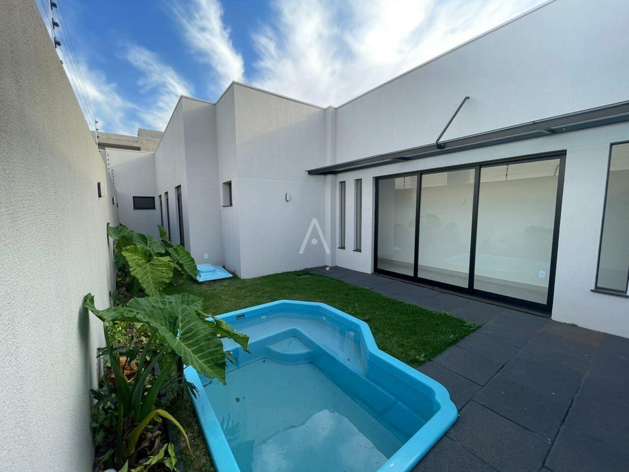 Casa Residencial para à venda no Bairro TROPICAL II em CASCAVEL: 