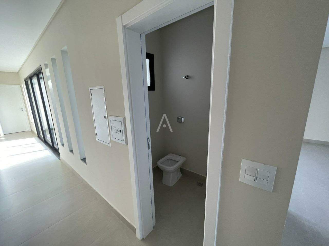 Casa Residencial para à venda no Bairro TROPICAL II em CASCAVEL: 