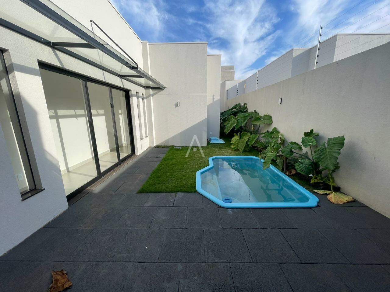 Casa Residencial para à venda no Bairro TROPICAL II em CASCAVEL: 