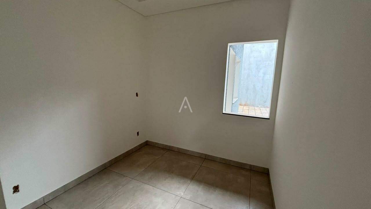 Casa Residencial para à venda no Bairro JARDIM COOPAGRO em TOLEDO: 