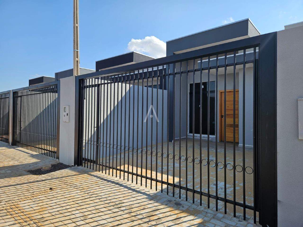 Casa Residencial para à venda no Bairro FLORESTA em CASCAVEL: 