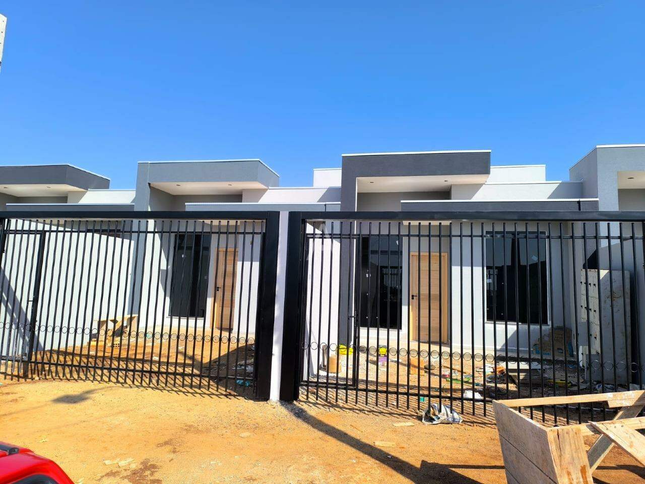 Casa Residencial para à venda no Bairro FLORAIS DO PARANA em CASCAVEL: 