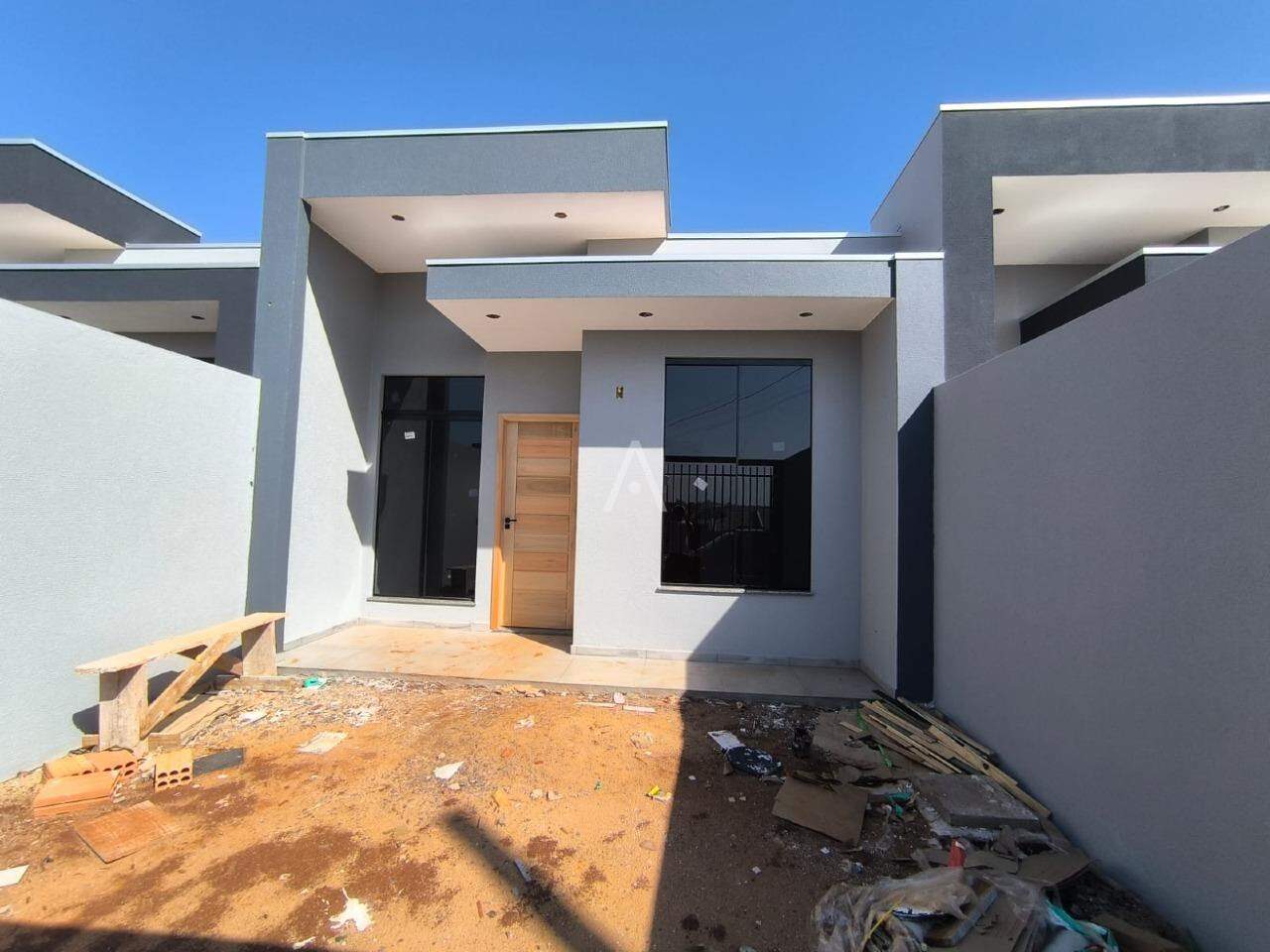 Casa Residencial para à venda no Bairro FLORAIS DO PARANA em CASCAVEL: 