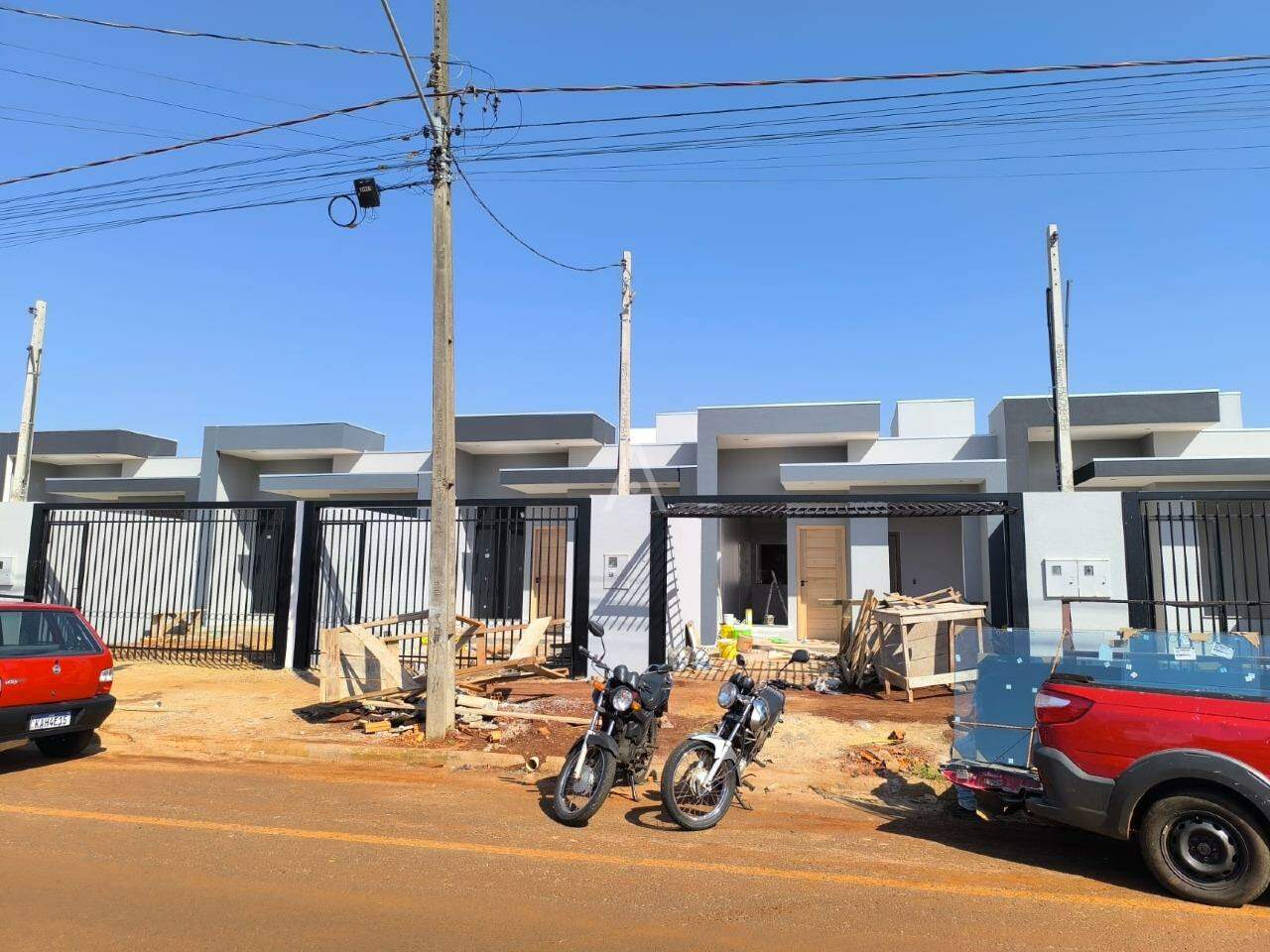 Casa Residencial para à venda no Bairro FLORAIS DO PARANA em CASCAVEL: 
