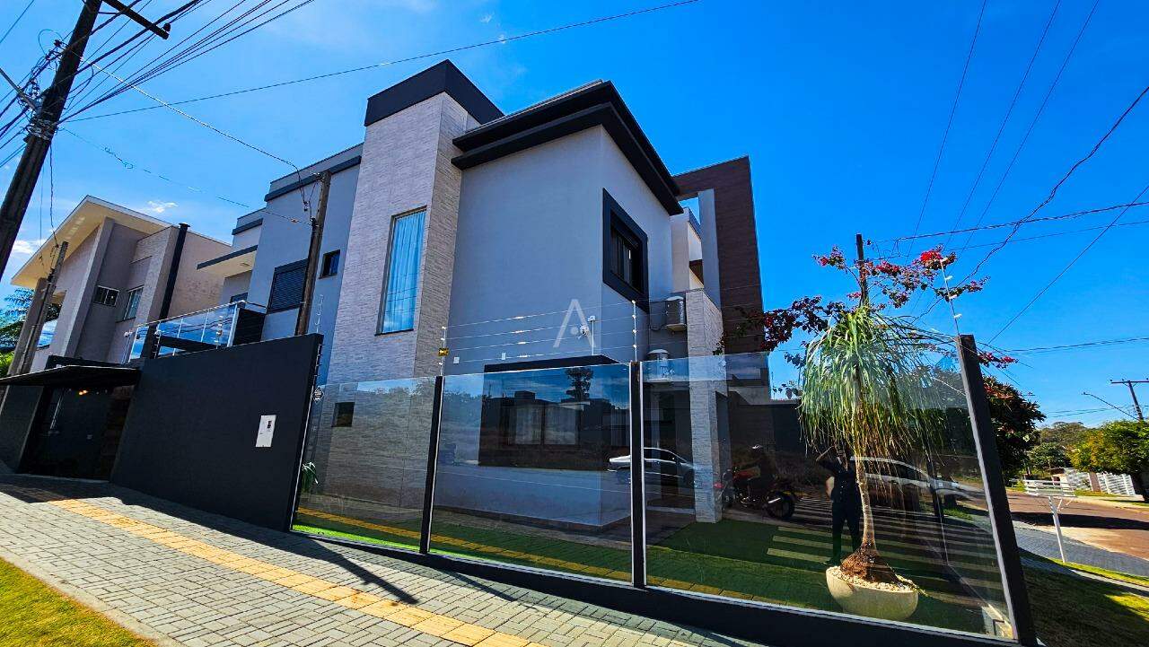 Sobrado para à venda no Bairro JARDIM PANCERA em TOLEDO: 