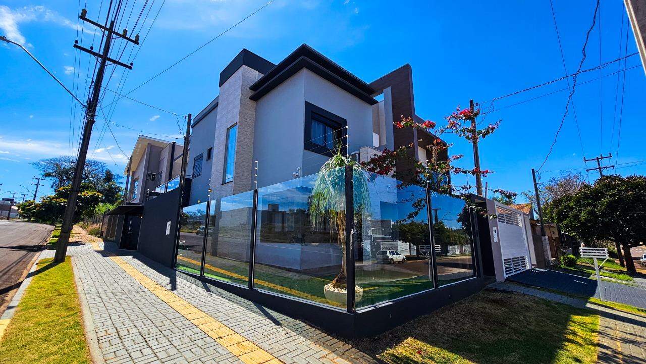 Sobrado para à venda no Bairro JARDIM PANCERA em TOLEDO: 