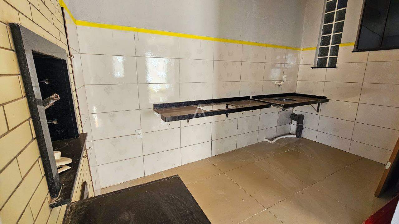 Casa Residencial para à venda no Bairro NEVA em CASCAVEL: 