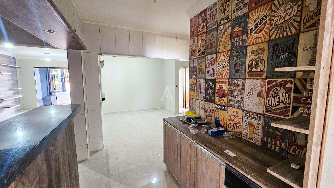 Casa Residencial para à venda no Bairro NEVA em CASCAVEL: 