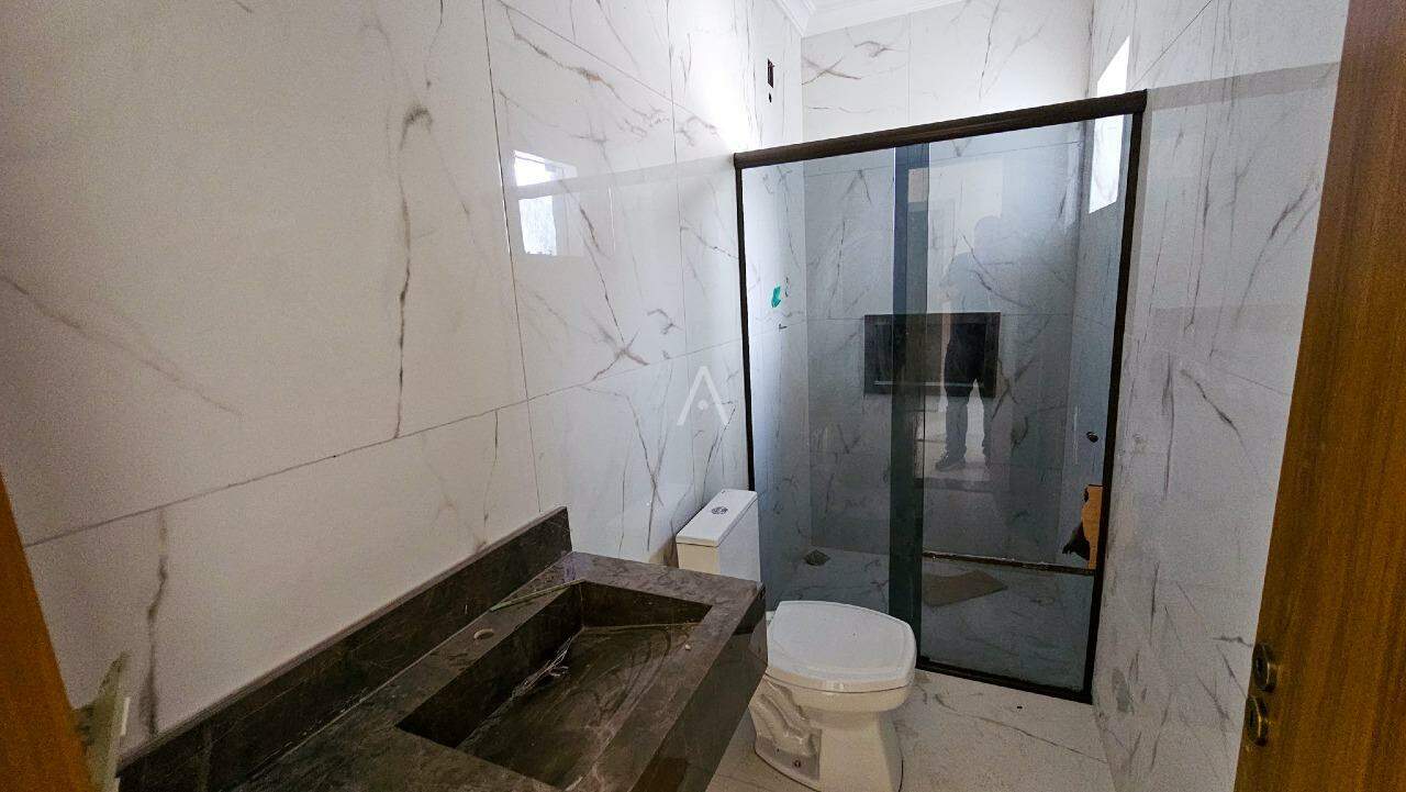 Casa Residencial para à venda no Bairro NEVA em CASCAVEL: 