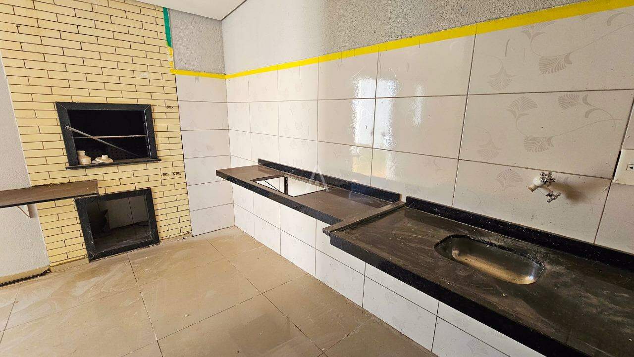 Casa Residencial para à venda no Bairro NEVA em CASCAVEL: 