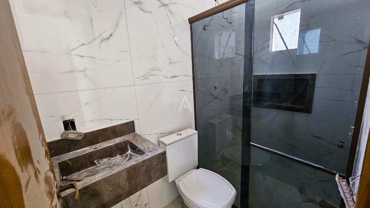 Casa Residencial para à venda no Bairro NEVA em CASCAVEL: 