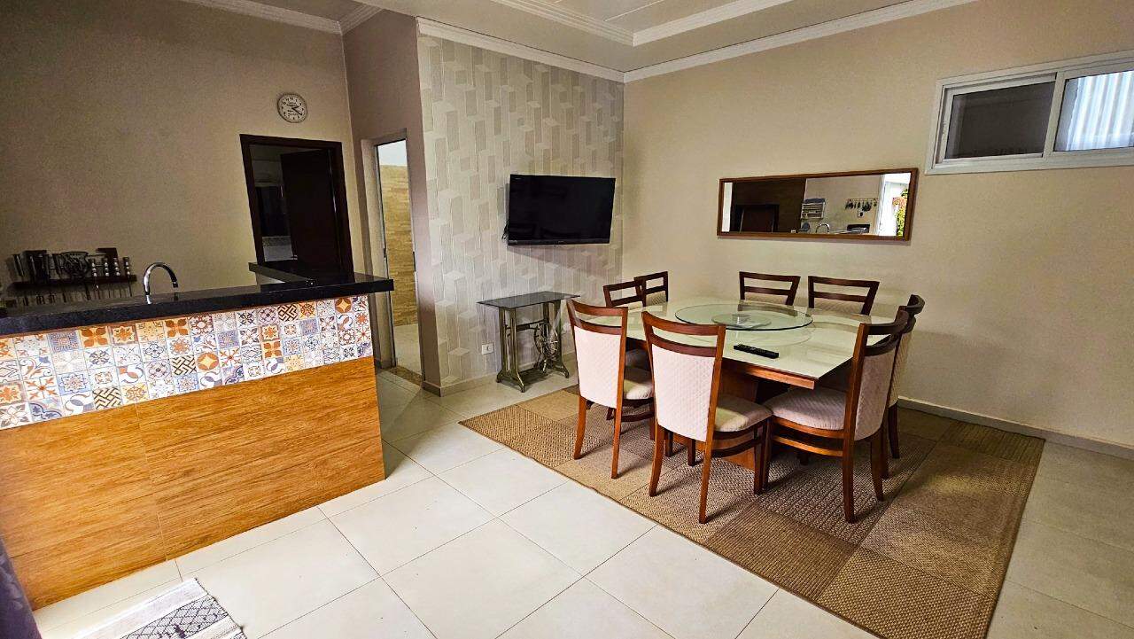 Sobrado para para aluguel no Bairro JARDIM SANTA MARIA em TOLEDO: 