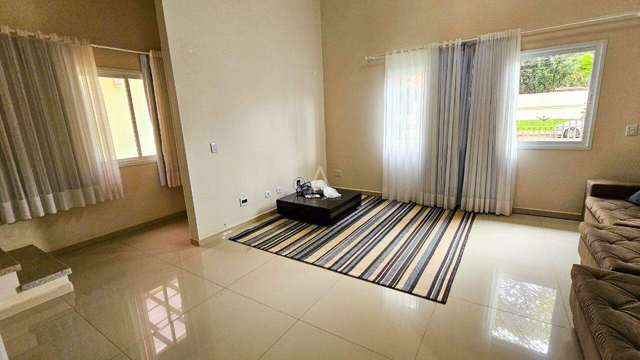 Sobrado para para aluguel no Bairro JARDIM SANTA MARIA em TOLEDO: 