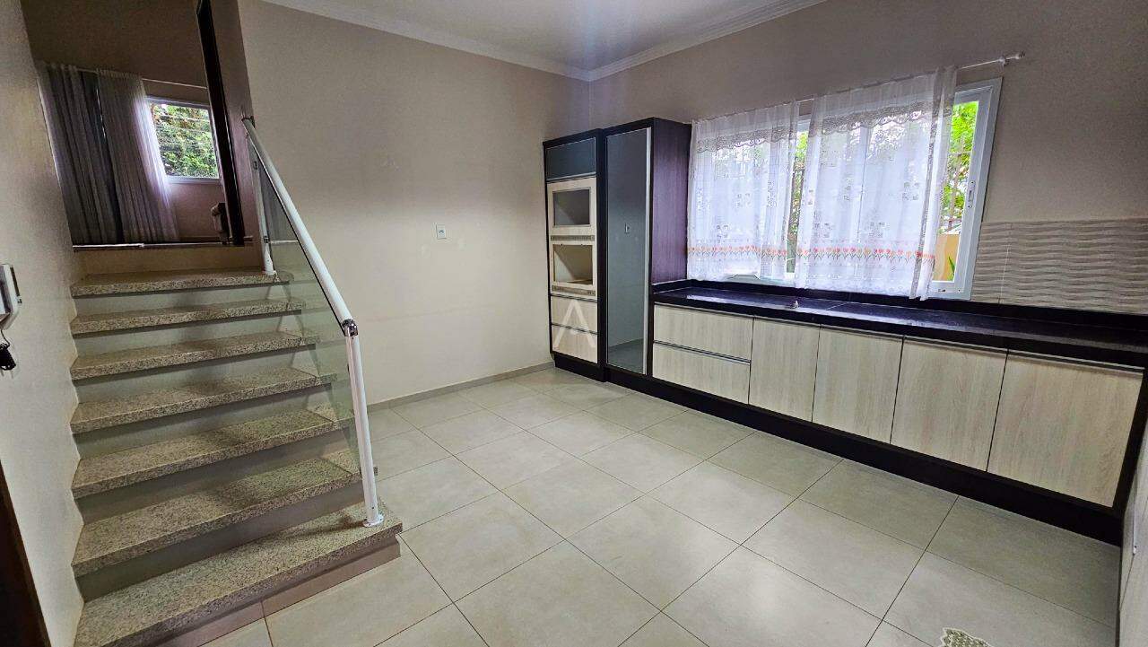 Sobrado para para aluguel no Bairro JARDIM SANTA MARIA em TOLEDO: 