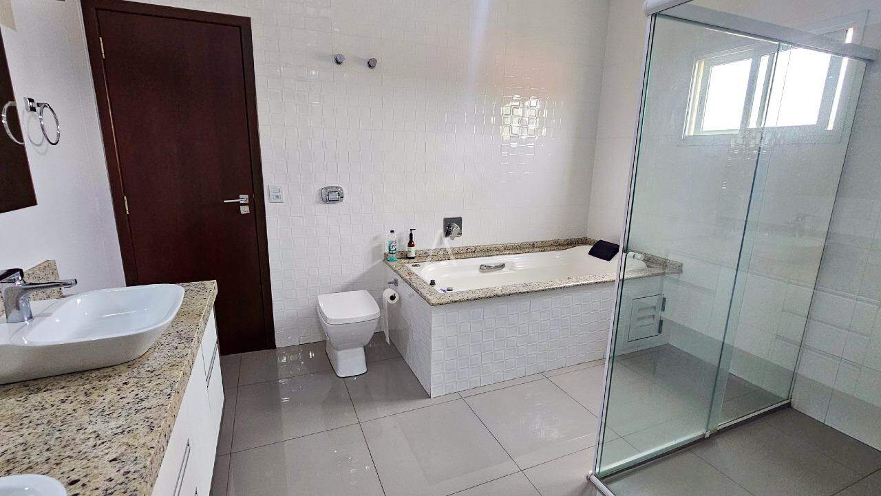 Sobrado para para aluguel no Bairro JARDIM SANTA MARIA em TOLEDO: 