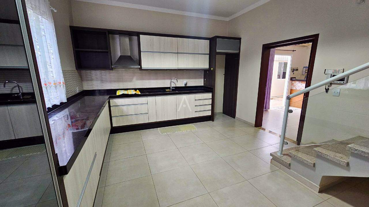 Sobrado para para aluguel no Bairro JARDIM SANTA MARIA em TOLEDO: 