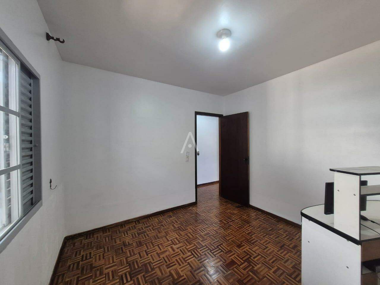 Casa Residencial para à venda no Bairro MARIA LUIZA em CASCAVEL: QUARTO 3