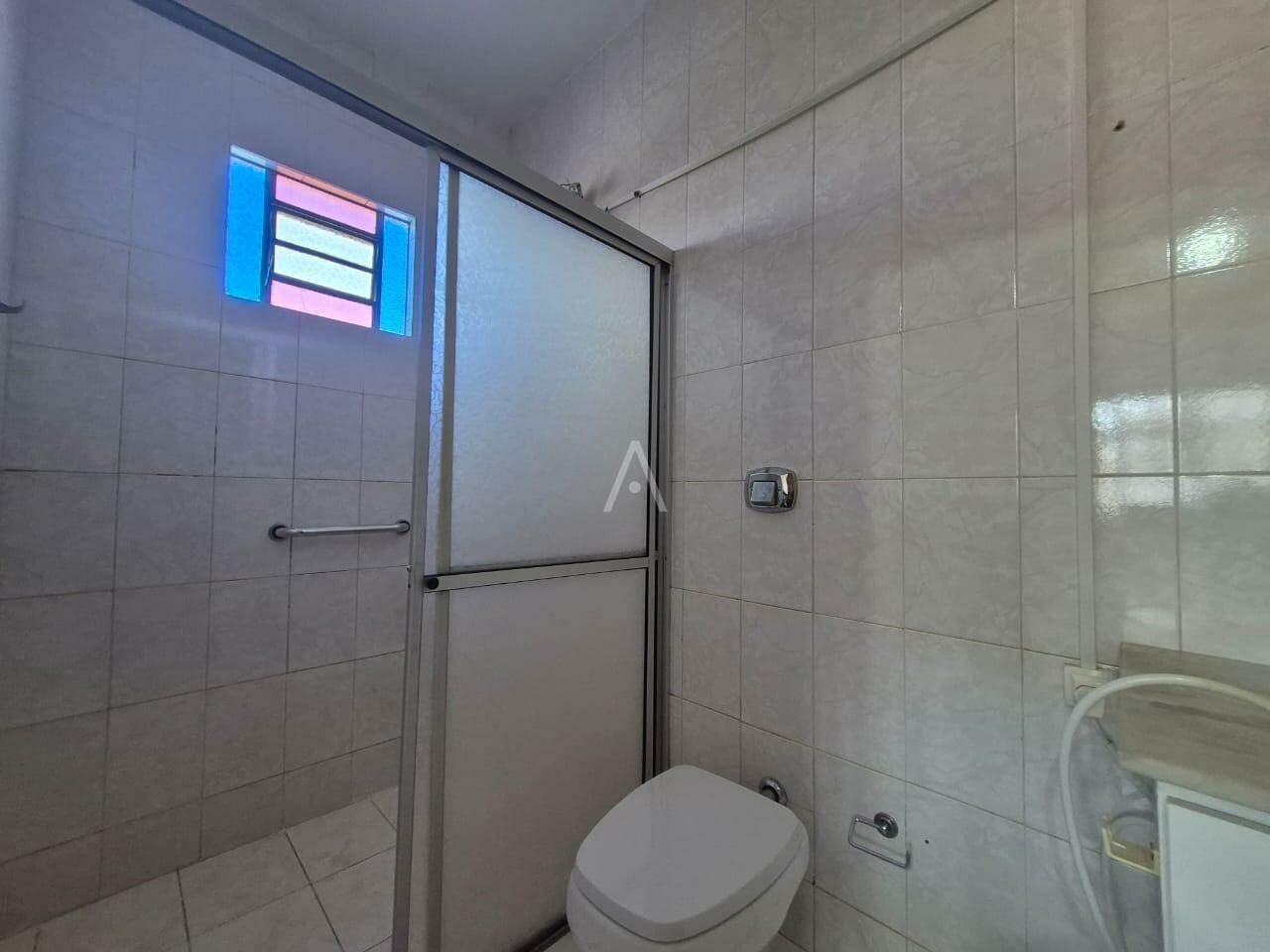 Casa Residencial para à venda no Bairro MARIA LUIZA em CASCAVEL: BANHEIRO SOCIAL