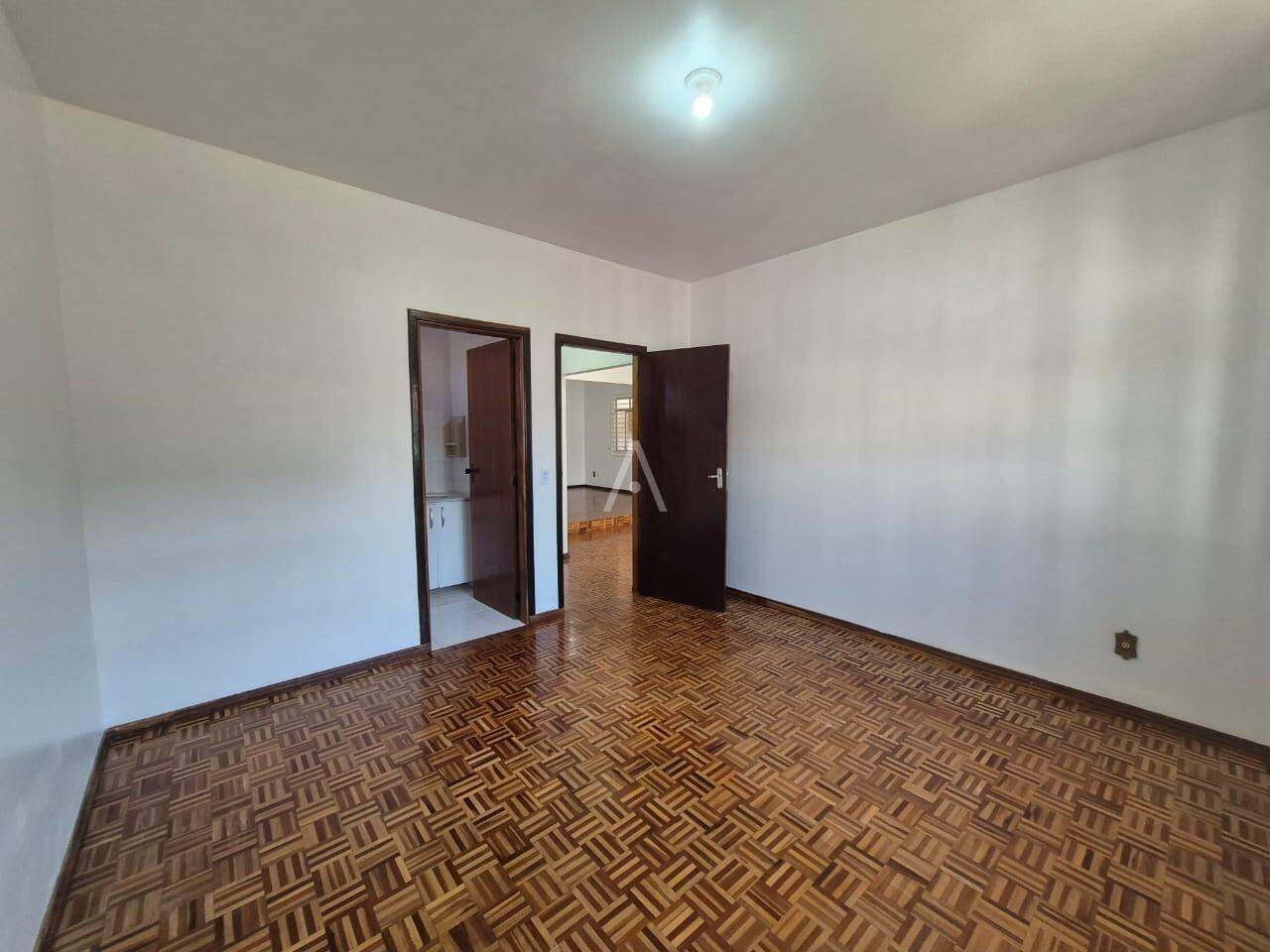 Casa Residencial para à venda no Bairro MARIA LUIZA em CASCAVEL: SUÍTE