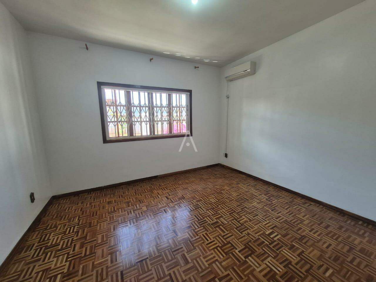 Casa Residencial para à venda no Bairro MARIA LUIZA em CASCAVEL: SUÍTE