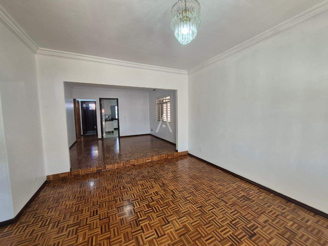 Casa Residencial para à venda no Bairro MARIA LUIZA em CASCAVEL: SALA DE ESTAR