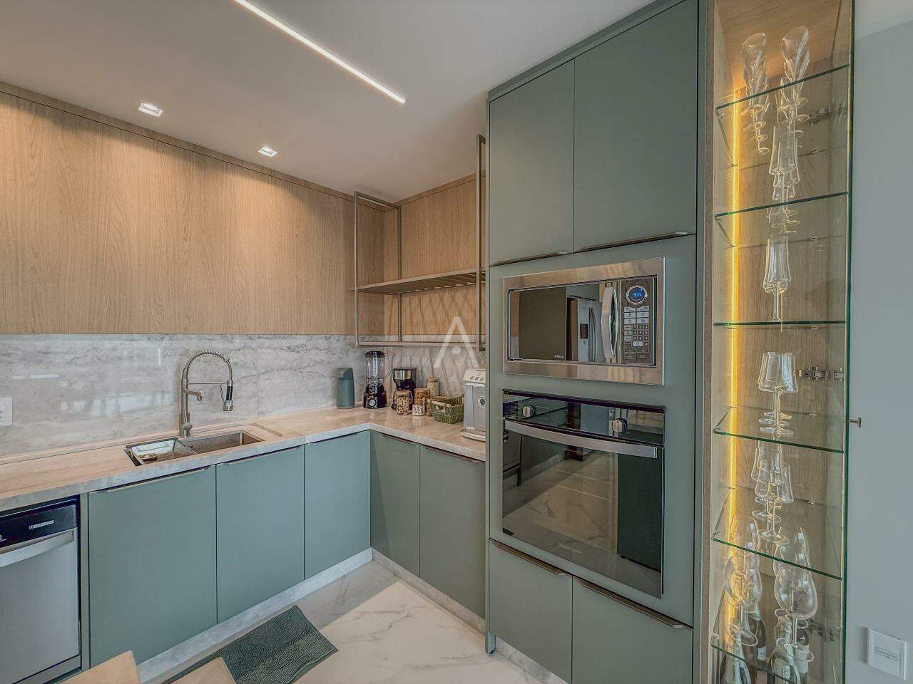 Apartamento para à venda no Bairro CENTRO em BALNEARIO CAMBORIU: 