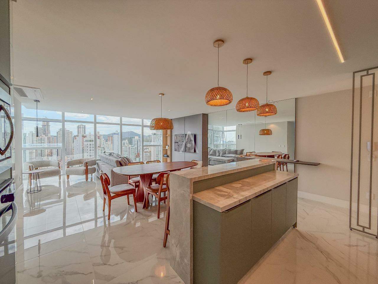 Apartamento para à venda no Bairro CENTRO em BALNEARIO CAMBORIU: 