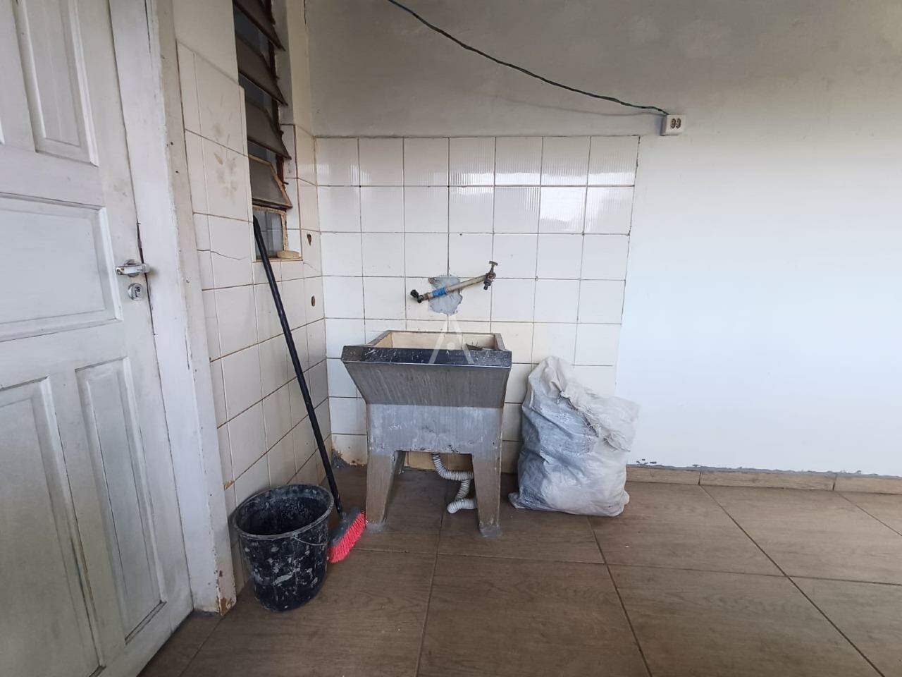 Casa Residencial para para aluguel no Bairro PERIOLO em CASCAVEL: