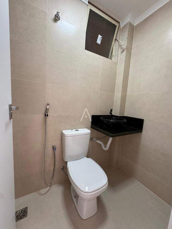 Apartamento para para aluguel no Bairro CENTRO em CASCAVEL: LAVABO