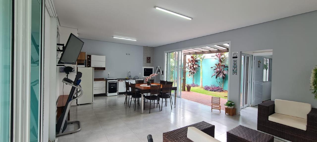 Casa Residencial para à venda no Bairro JARDIM PANCERA em TOLEDO: 