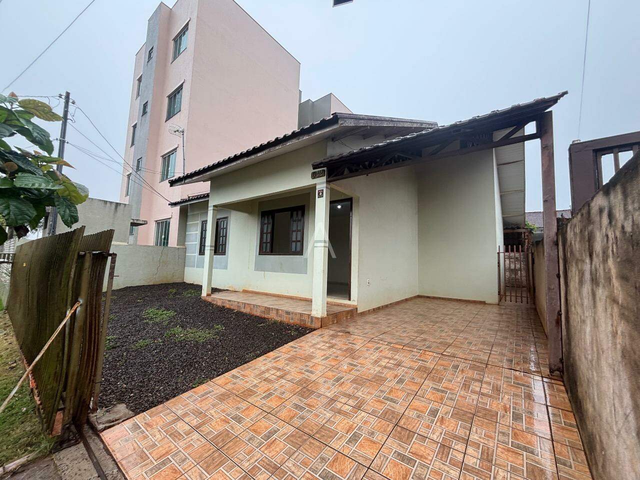 Casa Residencial para à venda no Bairro JARDIM COOPAGRO em TOLEDO: 