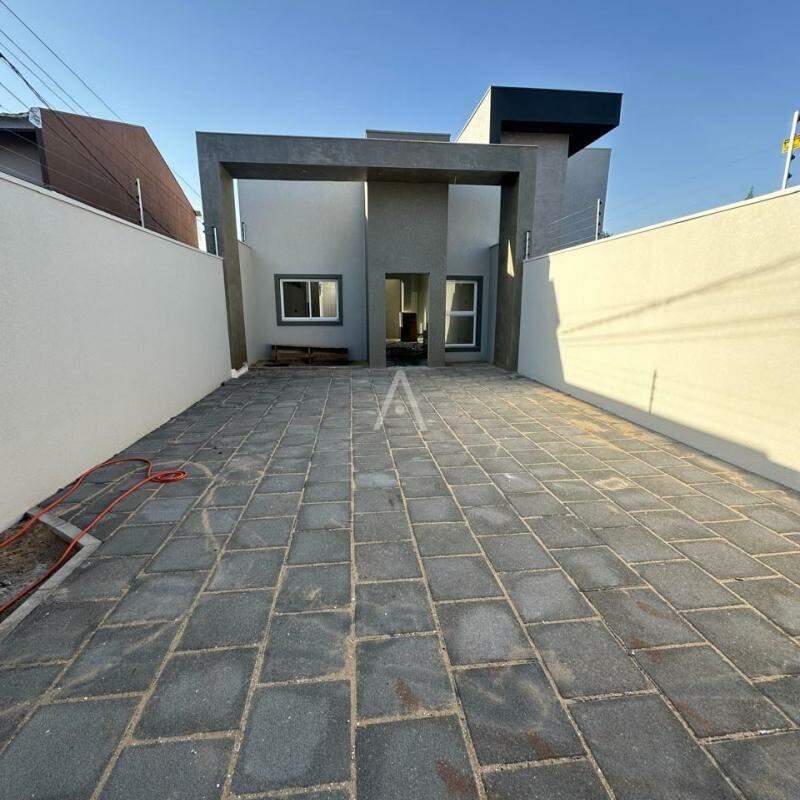 Casa Residencial para à venda no Bairro SANTA CRUZ em CASCAVEL: 