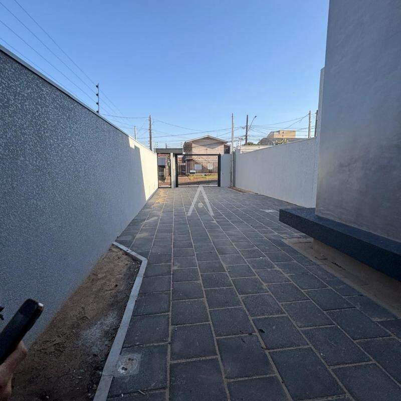 Sobrado para à venda no Bairro SANTA CRUZ em CASCAVEL: 