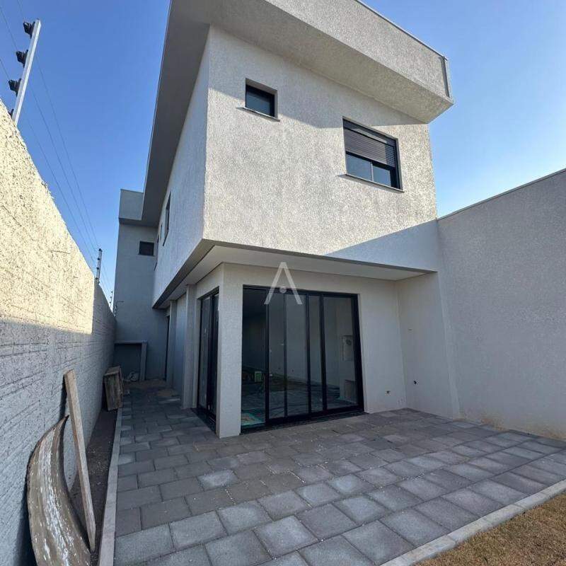 Sobrado para à venda no Bairro SANTA CRUZ em CASCAVEL: 