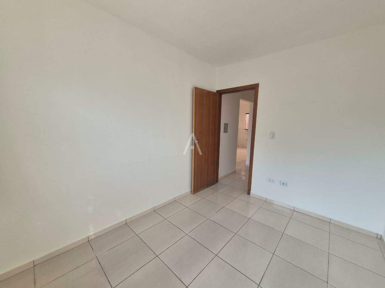Casa Residencial para para aluguel no Bairro SANTA CRUZ em CASCAVEL: