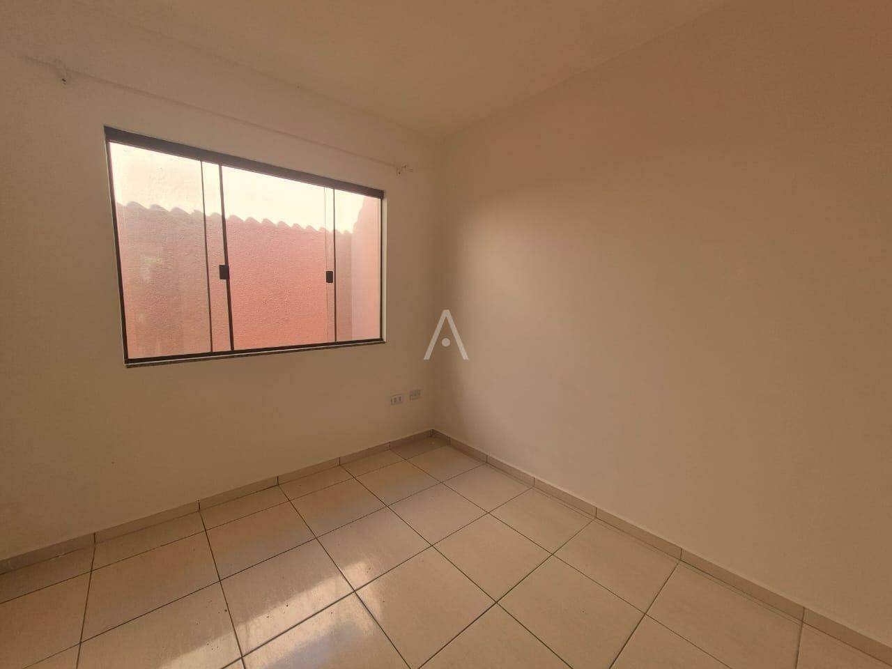 Casa Residencial para para aluguel no Bairro SANTA CRUZ em CASCAVEL: