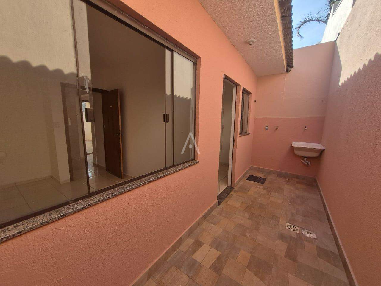 Casa Residencial para para aluguel no Bairro SANTA CRUZ em CASCAVEL: