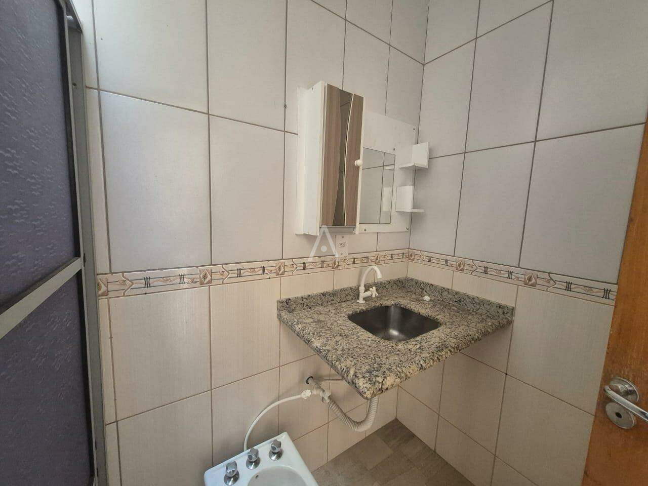 Casa Residencial para para aluguel no Bairro SANTA CRUZ em CASCAVEL: