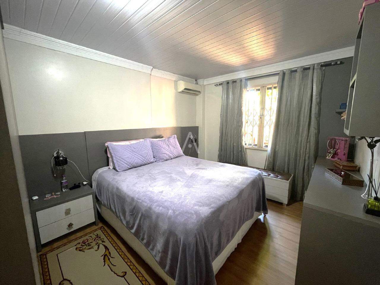 Casa Residencial para à venda no Bairro NEVA em CASCAVEL: Suíte