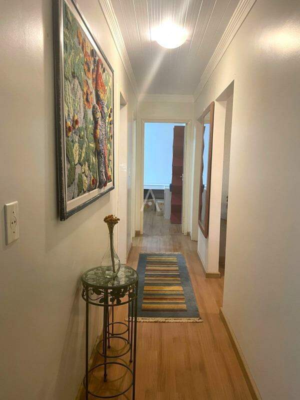 Casa Residencial para à venda no Bairro NEVA em CASCAVEL: Corredor