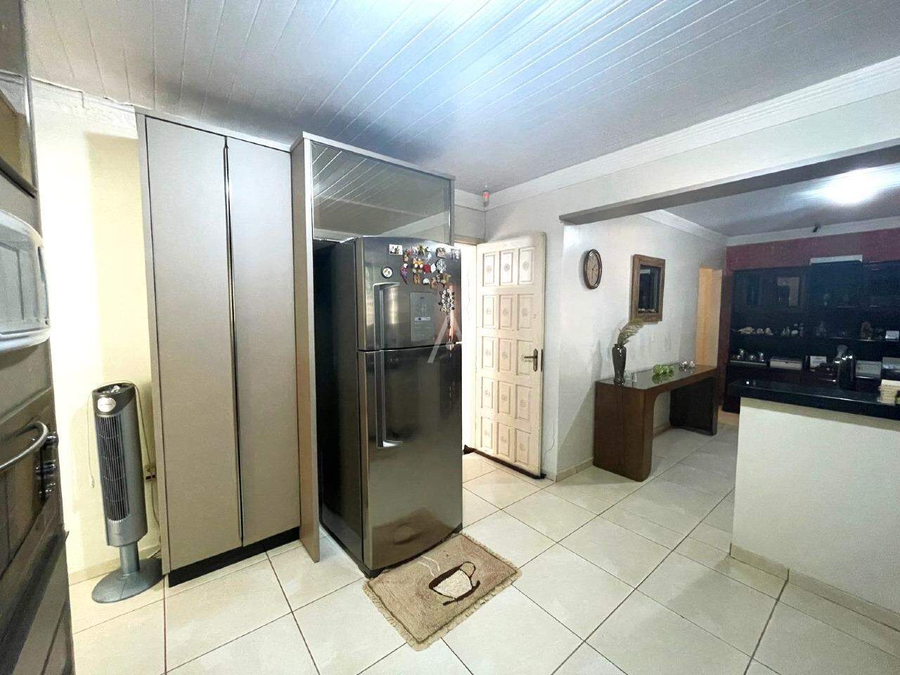 Casa Residencial para à venda no Bairro NEVA em CASCAVEL: Cozinha