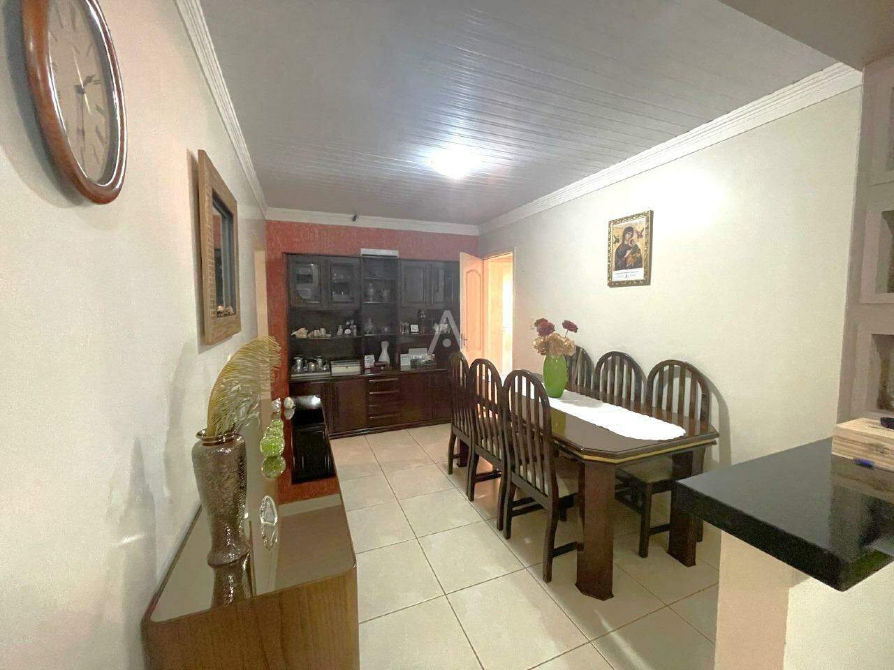Casa Residencial para à venda no Bairro NEVA em CASCAVEL: Sala de Jantar