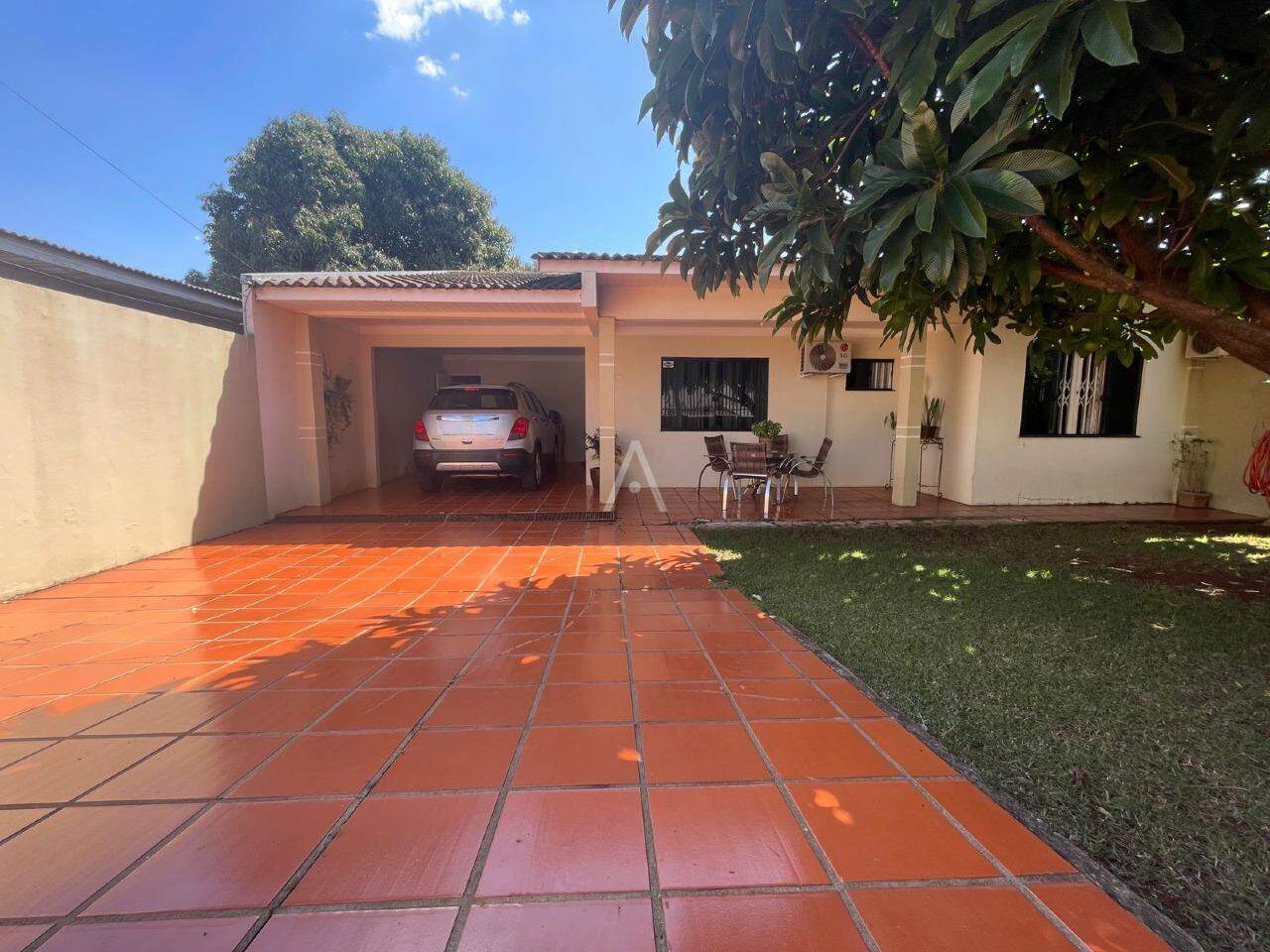 Casa Residencial para à venda no Bairro NEVA em CASCAVEL: Fachada