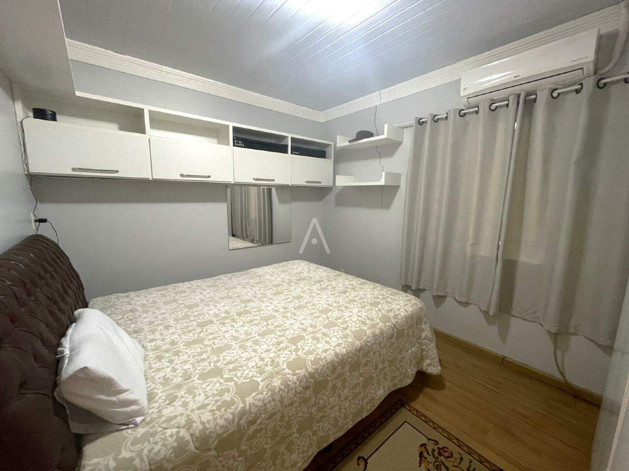 Casa Residencial para à venda no Bairro NEVA em CASCAVEL: Quarto 01