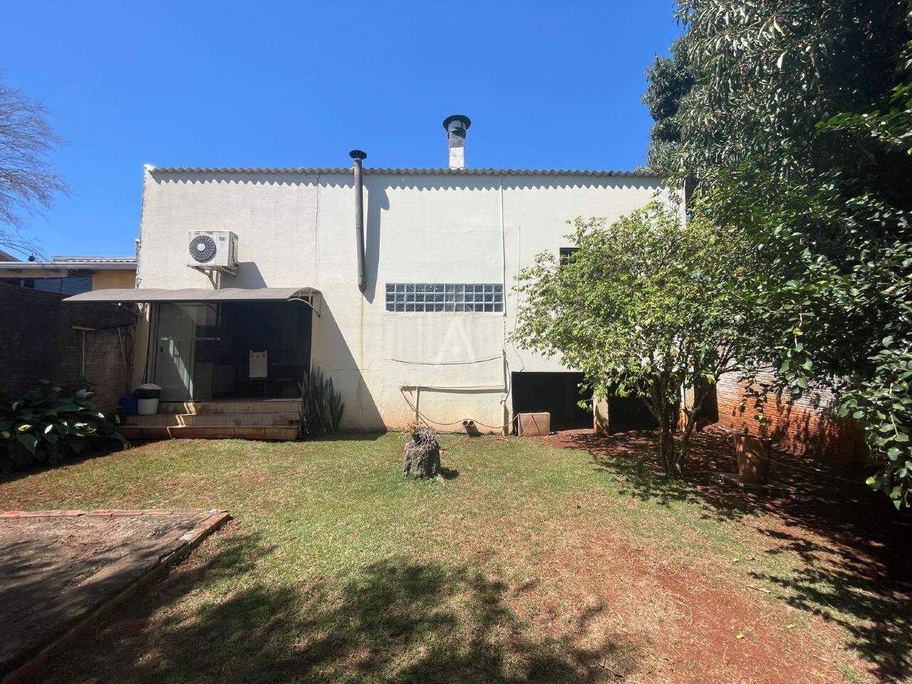 Casa Residencial para à venda no Bairro NEVA em CASCAVEL: Fundos