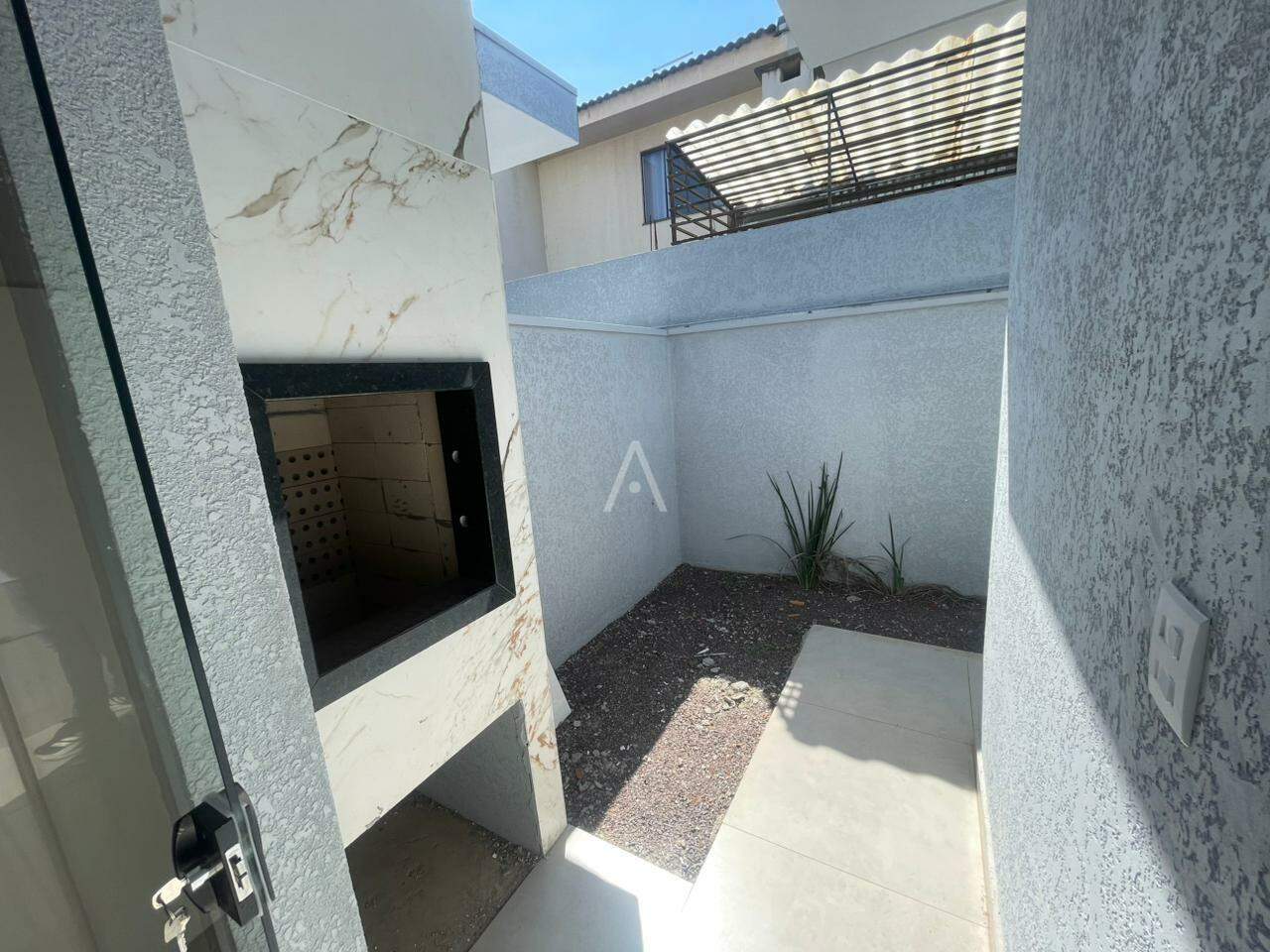 Casa Residencial para à venda no Bairro ESMERALDA em CASCAVEL: 