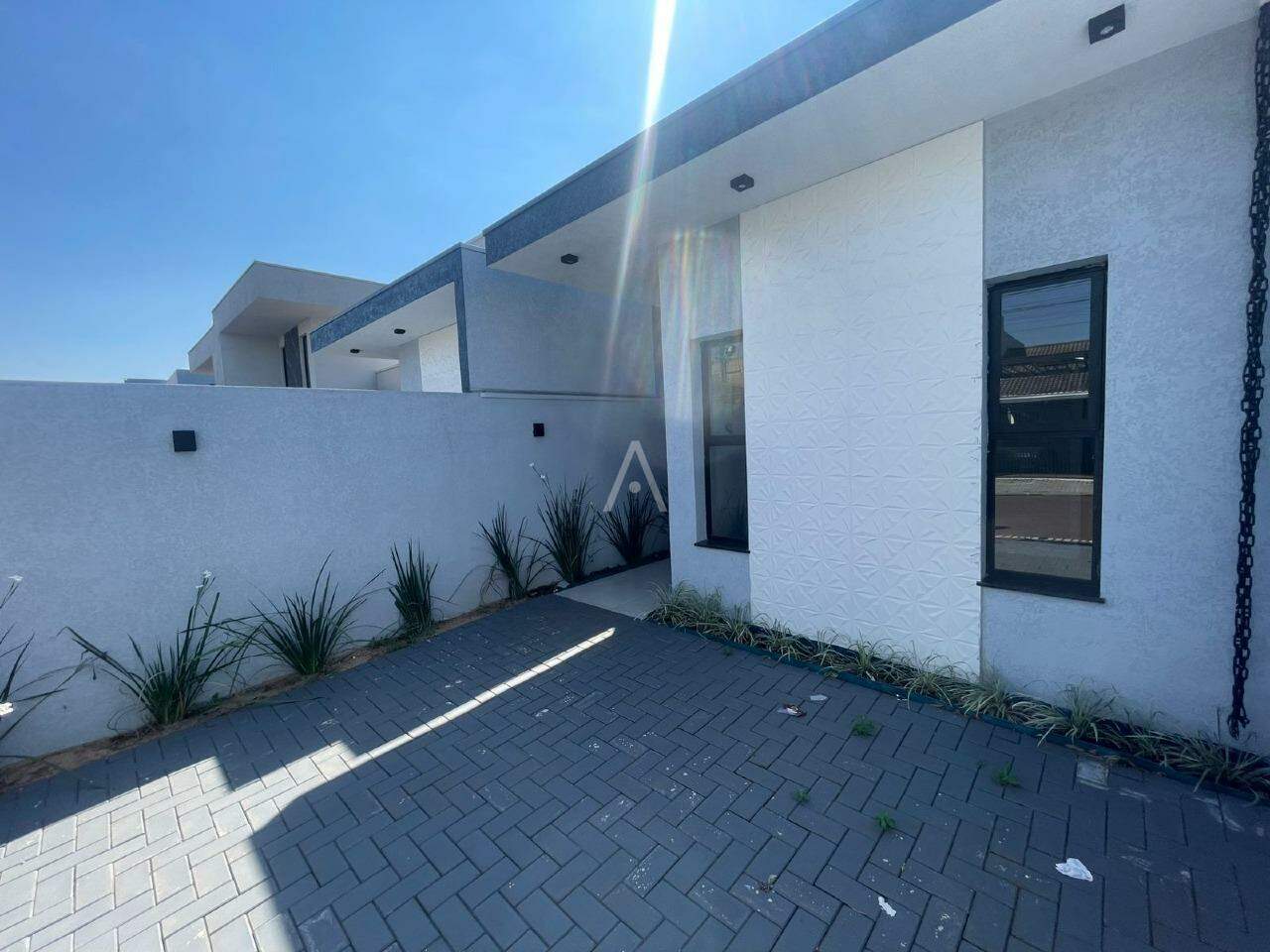 Casa Residencial para à venda no Bairro ESMERALDA em CASCAVEL: 