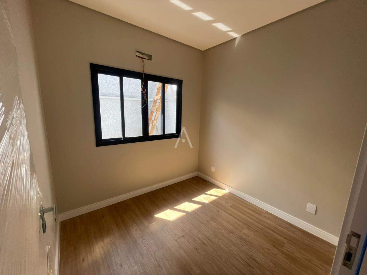 Casa Residencial para à venda no Bairro ESMERALDA em CASCAVEL: 