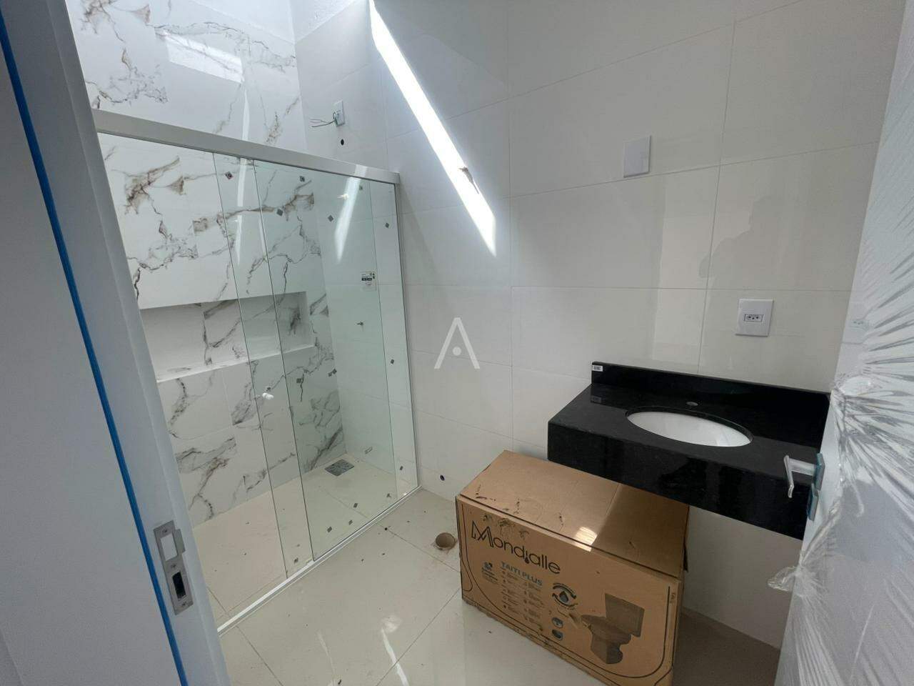 Casa Residencial para à venda no Bairro ESMERALDA em CASCAVEL: 