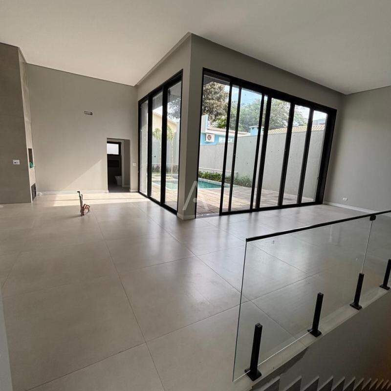 Sobrado para à venda no Bairro REGIAO DO LAGO em CASCAVEL: 